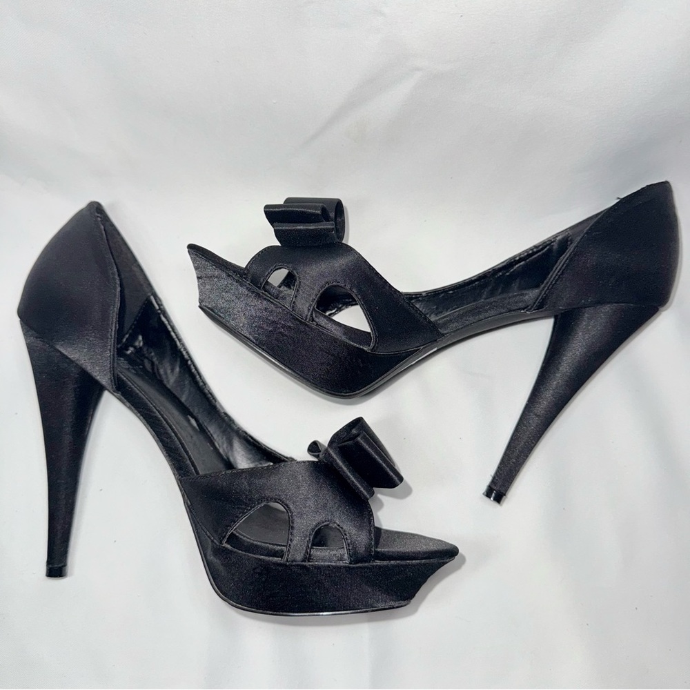 Charlotte Russe Bow Peep toe pump heel Sz 9